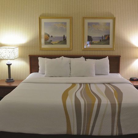 La Quinta By Wyndham Stevens Point Hotel Екстериор снимка