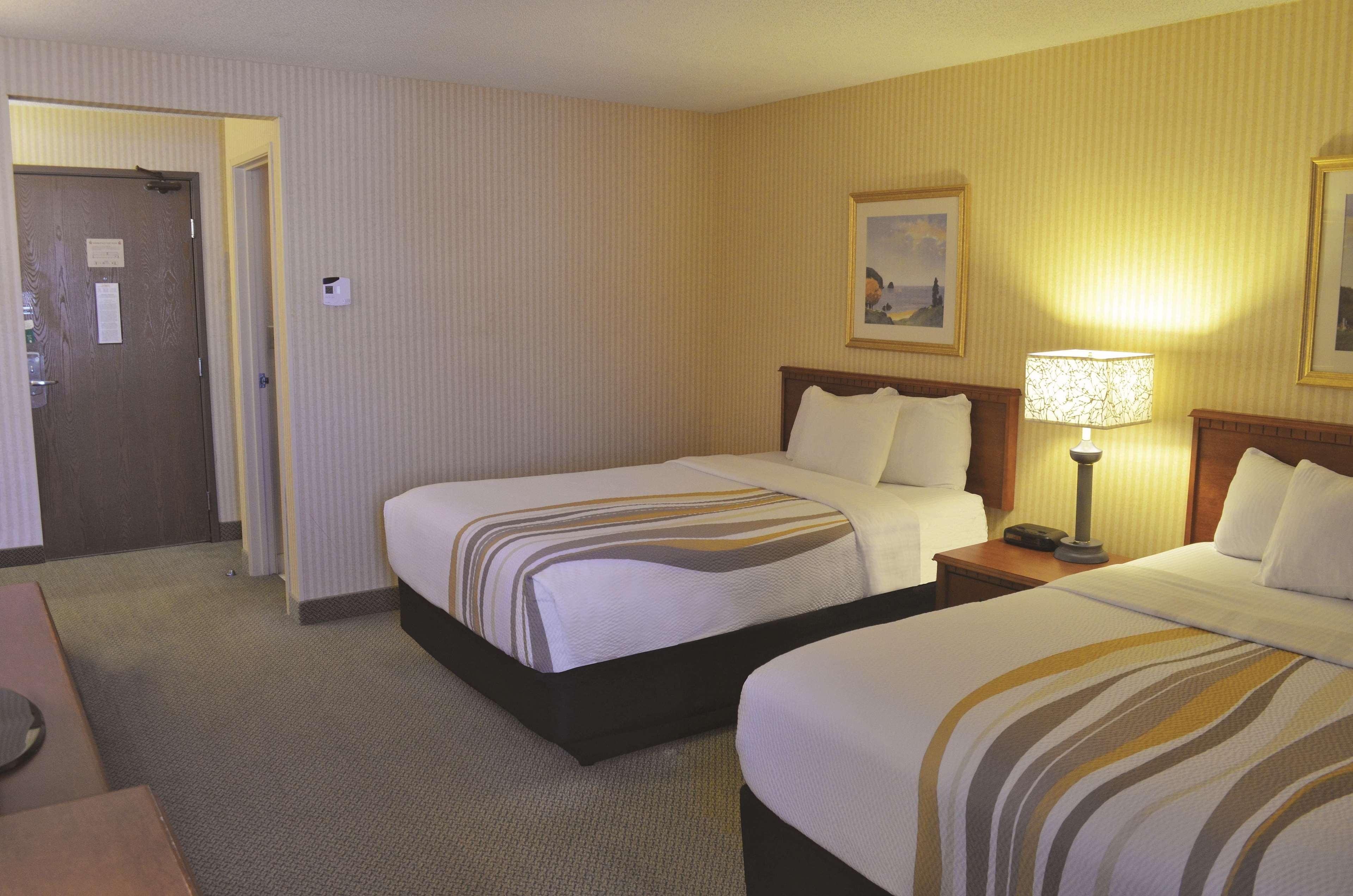 La Quinta By Wyndham Stevens Point Hotel Екстериор снимка